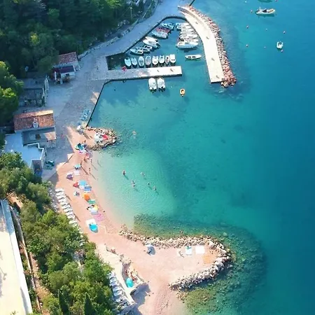 Apartament In 41515 *