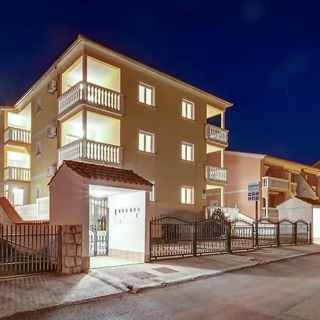 In 41515 Apartment